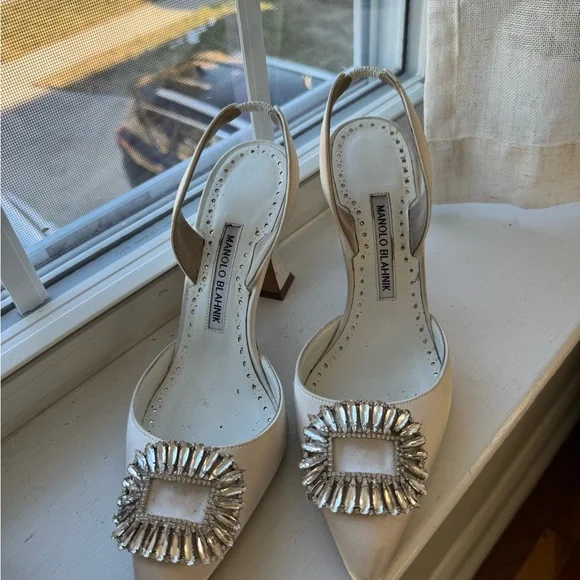 Hangisli Crystal Buckle Pointed Toe Slingback Pump - Picture 2 of 6